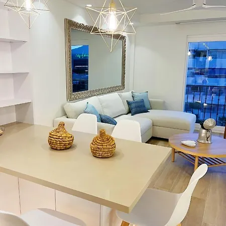 Modern New Apartment, Sea View And Private Parking Apartment *