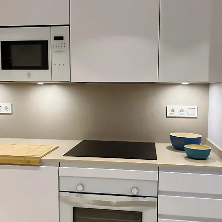 Modern New Apartment, Sea View And Private Parking *