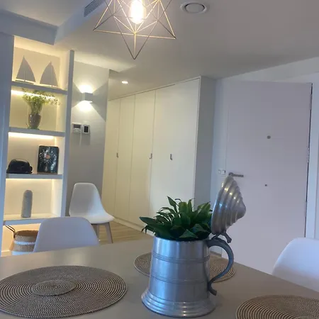 Modern New Apartment, Sea View And Private Parking *