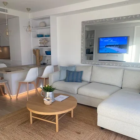 Modern New Apartment, Sea View And Private Parking